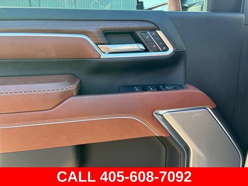 Used 2024 GMC Sierra 2500 Denali Ultimate AWD/4WD image 9