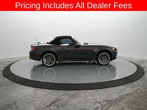 Used 2018 FIAT 124 Spider Lusso w/ Navigation & Sound Group RWD image 5