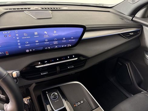 Used 2025 Buick Enclave Preferred image 27