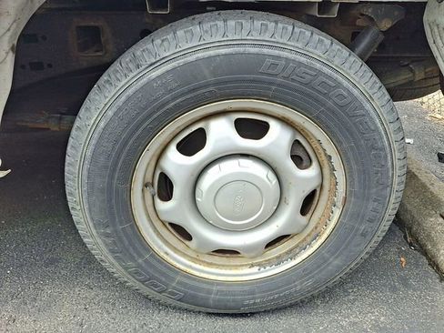 Used 2016 Ford F150 XL w/ Equipment Group 101A Mid RWD image 4