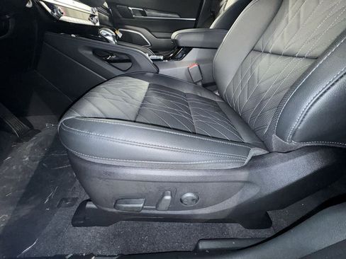 Certified 2025 Kia Telluride AWD image 17