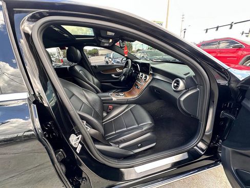 Used 2019 Mercedes-Benz C 300 Sedan image 17