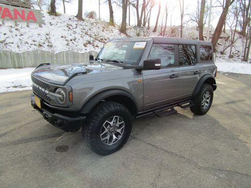 Certified 2023 Ford Bronco Badlands image 8