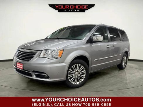 Used 2015 Chrysler Town & Country Touring-L w/ Driver Convenience Group FWD image 1