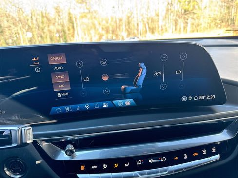 Used 2024 Cadillac Lyriq Tech image 24