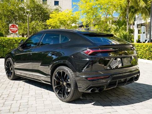 Used 2022 Lamborghini Urus image 20
