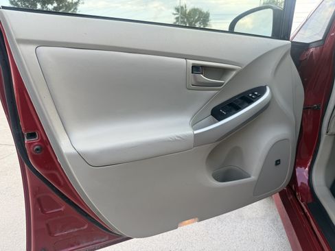 Used 2013 Toyota Prius Four FWD image 18