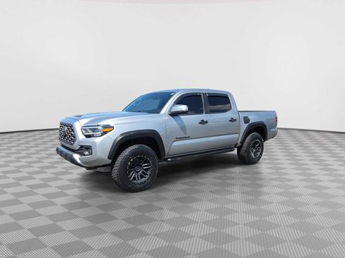 Used 2023 Toyota Tacoma TRD Off-Road w/ Advanced Technology Package AWD/4WD image 4