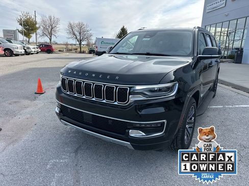 Used 2024 Jeep Wagoneer L Series II w/ Flexible Seating Group image 12