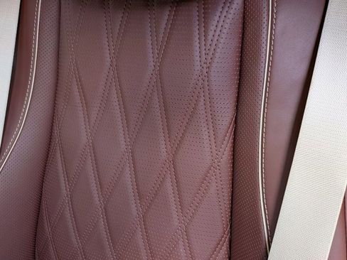 Used 2024 Mercedes-Benz Maybach GLS 600 4MATIC image 15