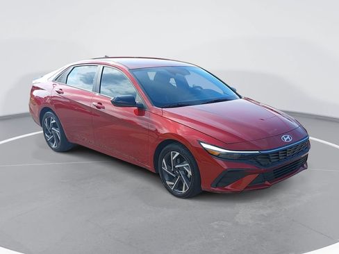 Certified 2025 Hyundai Elantra Sport FWD image 3