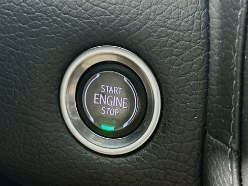 Used 2023 GMC Yukon Denali AWD/4WD image 20