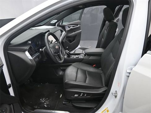 Certified 2025 Cadillac XT5 Premium Luxury image 10