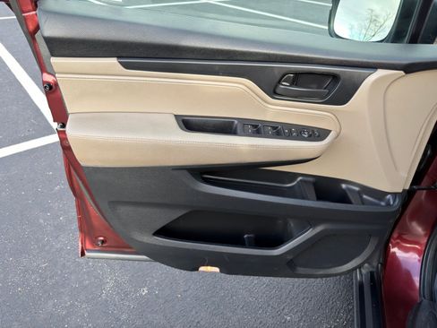 Used 2018 Honda Odyssey EX image 11