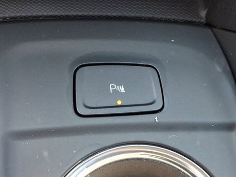 Certified 2024 Chevrolet Equinox LT FWD image 25