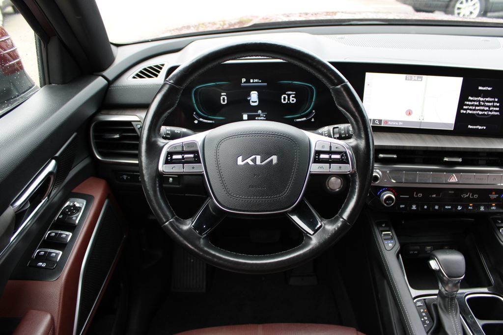 Used 2023 Kia Telluride EX w/ EX Captain's Chair Package AWD/4WD image 17