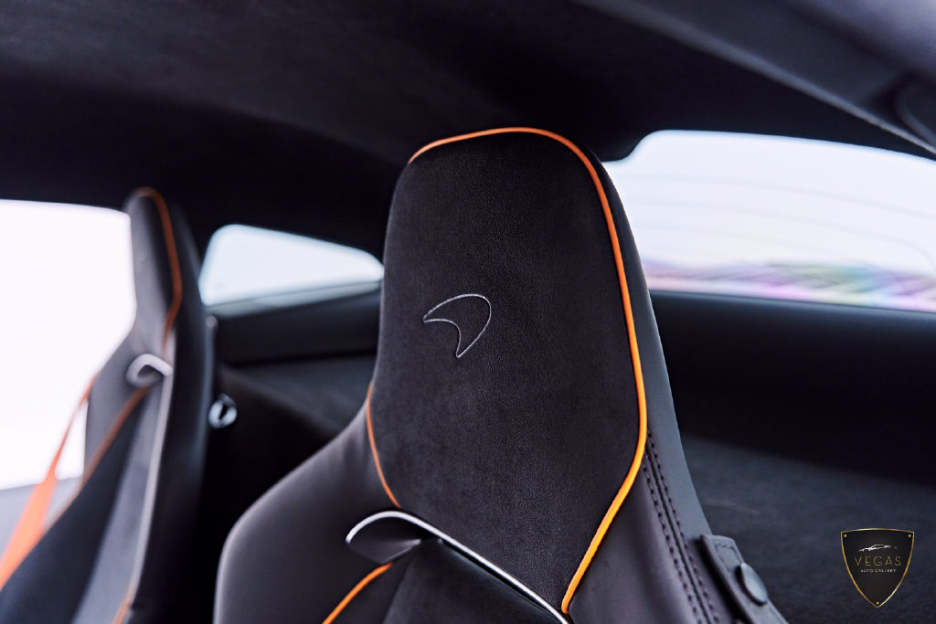 Used 2025 McLaren Artura RWD image 58