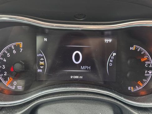 Used 2018 Jeep Grand Cherokee Altitude image 6