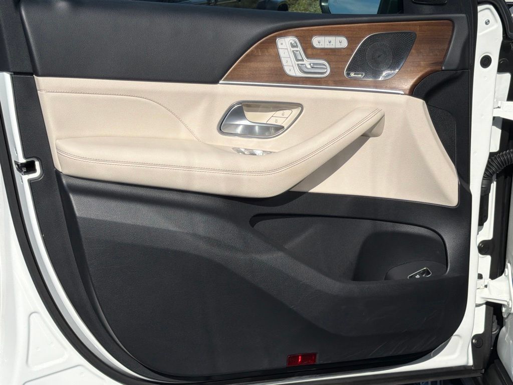 Used 2024 Mercedes-Benz GLS 450 4MATIC image 19