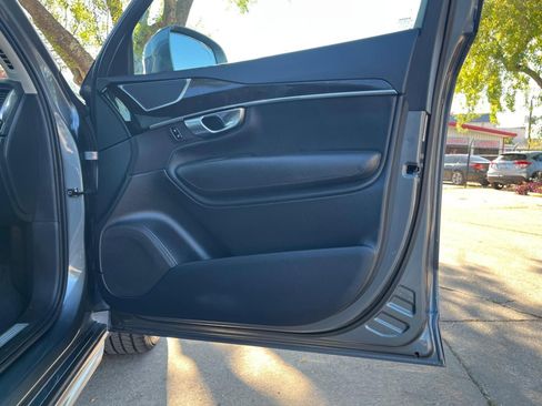 Used 2018 Volvo XC90 T6 Momentum w/ Convenience Package image 32