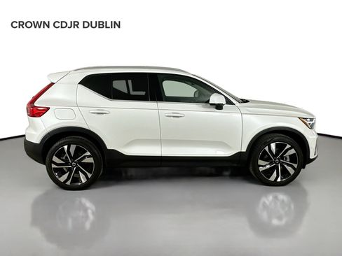 Used 2023 Volvo XC40 B5 Plus w/ Climate Package AWD/4WD image 5