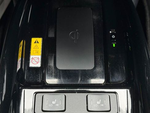 Used 2020 Toyota Prius Prime XLE FWD image 13