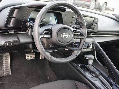 Used 2025 Hyundai Elantra Sport image 9