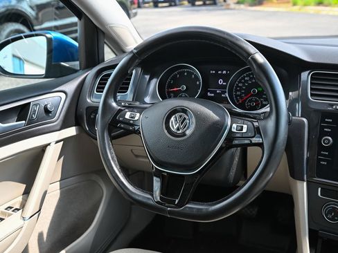 Used 2019 Volkswagen Golf SE FWD image 30