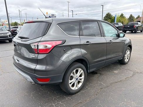 Used 2017 Ford Escape SE FWD image 5