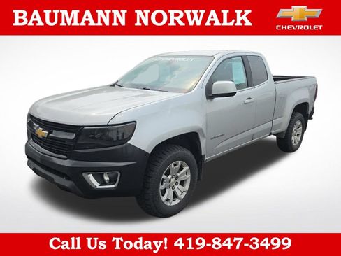 Used 2017 Chevrolet Colorado LT w/ LT Convenience Package RWD image 16