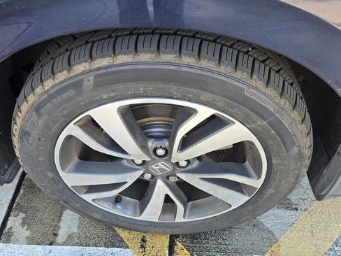 Used 2024 Honda Odyssey Touring image 5
