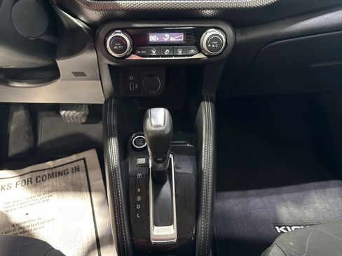 Used 2019 Nissan Kicks SV image 17