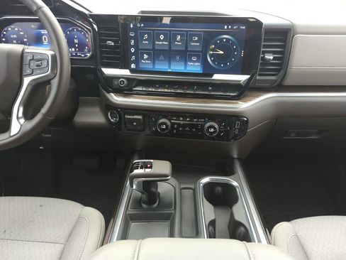 Used 2025 Chevrolet Silverado 1500 RST w/ Max Trailering Package image 16