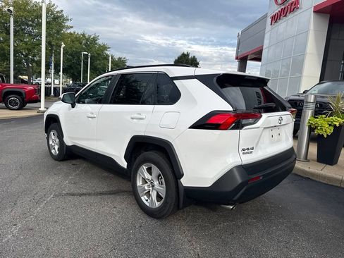 Used 2020 Toyota RAV4 XLE w/ Convenience Package AWD/4WD image 3