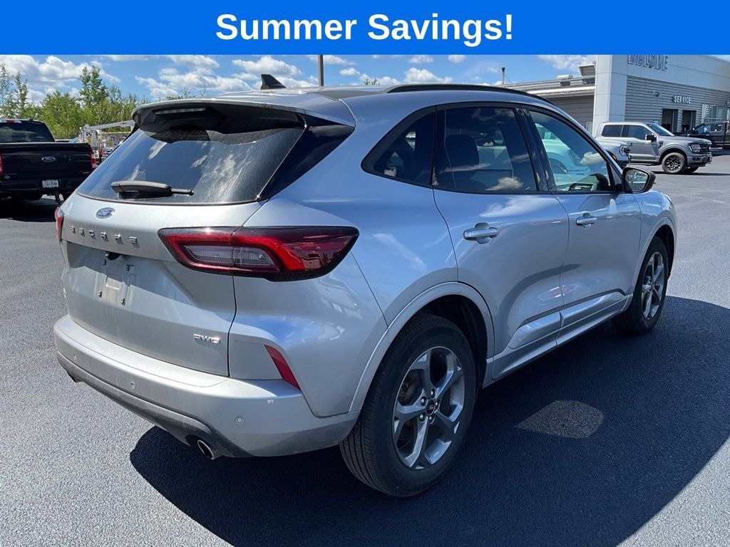 Certified 2023 Ford Escape ST-Line w/ Tech Pack #1 AWD/4WD image 7
