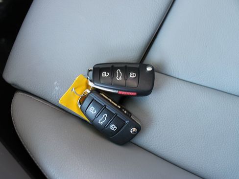 Used 2017 Audi A3 e-tron Premium Plus w/ Technology Package image 21