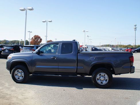 Used 2023 Toyota Tacoma SR w/ SR Convenience Package image 10