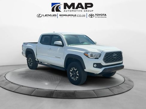 Used 2023 Toyota Tacoma TRD Off-Road AWD/4WD image 7