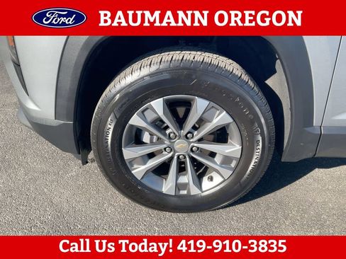 Used 2025 Chevrolet Equinox LT FWD image 24
