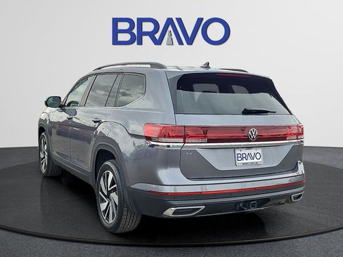 Used 2025 Volkswagen Atlas SE FWD image 3