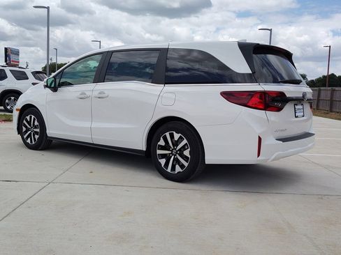 New 2026 Honda Odyssey EX-L image 3