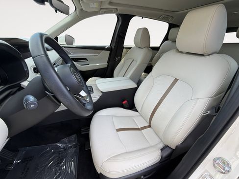Certified 2024 MAZDA CX-90 Plug-In Hybrid w/ Premium Plus AWD/4WD image 10