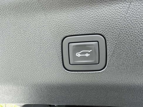 New 2026 Cadillac Escalade ESV Luxury AWD/4WD image 11