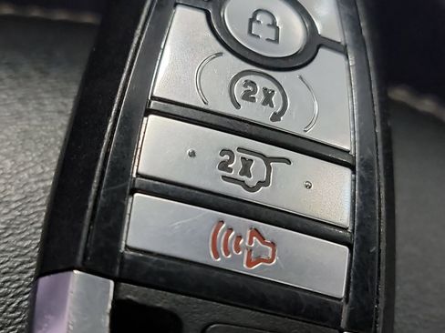 Used 2021 Ford Explorer XLT w/ Equipment Group 202A AWD/4WD image 32