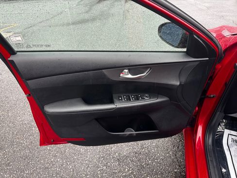 Used 2019 Kia Forte LXS image 13