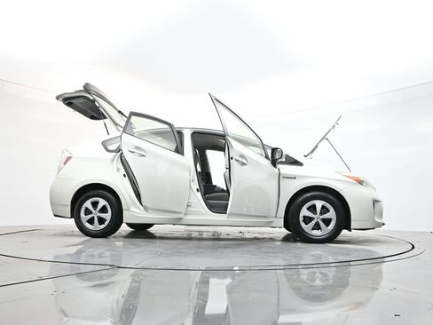 Used 2015 Toyota Prius Four image 38