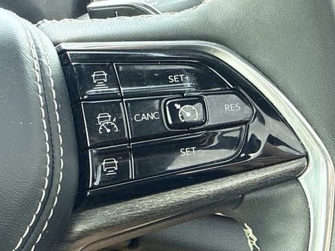 Used 2023 Jeep Grand Cherokee L Overland AWD/4WD image 18