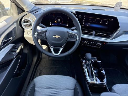 New 2026 Chevrolet Trax LT w/ Driver Confidence Package image 14