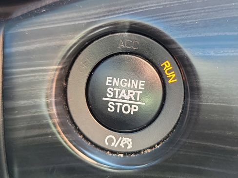 Used 2019 Jeep Grand Cherokee Laredo image 23