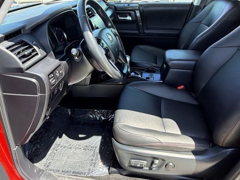 Certified 2024 Toyota 4Runner TRD Off-Road Premium w/ Moonroof Package AWD/4WD image 28